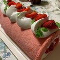 東北生まれの月海's cooksnap of when they made いちごの春色ロールケーキ.