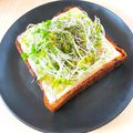 FUHAKKY's cooksnap of when they made ブロッコリースプラウトチーズ蜂蜜トースト.