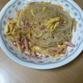 みょんとも's cooksnap of when they made 卵焼きとベーコンの春雨サラダ.