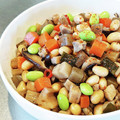 クックUR9L2V☆'s cooksnap of when they made 蒸し大豆と根菜の炒り煮.