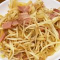 ママメイン！時々子供's cooksnap of when they made 節約食材！もやしとベーコンのカレー炒め.