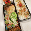 たけうちーの's cooksnap of when they made レタスとカニカマ☆ごまごまマヨサラダ.