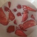 Yokchina's cooksnap of when they made 甘～いね♪苺ミルク♪.