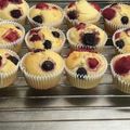 あきこんぶ's cooksnap of when they made 卵なし★米粉バナナとベリーのマフィン.