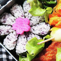 Ran6312's cooksnap of when they made 海苔巻かず◎お花型ご飯◎お弁当に♪.