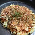 徹嫁っち's cooksnap of when they made ♡そうめんでお好み焼き♡.
