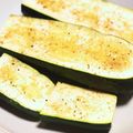 いっけっけ☆☆'s cooksnap of when they made 簡単！シンプル！グリルで丸ごとズッキーニ.