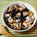 めぐ＊ぴぃ's cooksnap of when they made 基本の厚揚げひじきの煮物♪材料２つ.