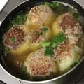 楽しく料理♪'s cooksnap of when they made 新玉ねぎ肉詰めのコンソメスープ煮。.