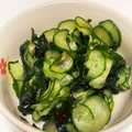 まいたけさん↑'s cooksnap of when they made 簡単5分我が家のきゅうりとワカメの酢の物.