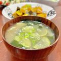 Superlittleboo's cooksnap of when they made ズッキーニとわかめのお味噌汁♪.