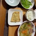 くうandホームズ's cooksnap of when they made 油揚げ、野菜とウィンナーのコンソメスープ.