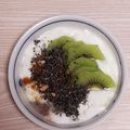 アクセル☆'s cooksnap of when they made 黒すりゴマ☆キウイヨーグルト♪.