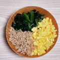 アクセル☆'s cooksnap of when they made 簡単☆ほうれん草の三色そぼろ丼.
