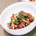 Dellaたん's cooksnap of when they made 舞茸とシメジのスパイシーチーズ炒め.