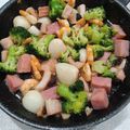 ちぃちぃぱっぱ★'s cooksnap of when they made 簡単☆魚介とブロッコリーのアヒージョ.