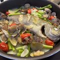 yukahimeyo's cooksnap of when they made ホットプレートで簡単 アクアパッツァ.