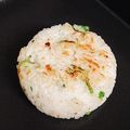 ぐにゅまる's cooksnap of when they made バター香る♪オニオンペッパー焼きおにぎり.