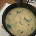 犬飼ってる's cooksnap of when they made ふんわり卵とワカメのかき玉味噌汁.