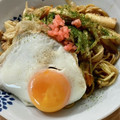 はなぴっち's cooksnap of when they made いつものソース焼きそばに～目玉焼きを～.
