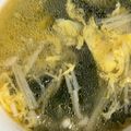 H♡S's cooksnap of when they made えのきと卵とワカメのスープ・中華風スープ.