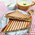 在宅勤務のおじさん's cooksnap of when they made ツナのホットサンド★ツナメルト.