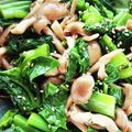 たかたかっち♪'s cooksnap of when they made 簡単☆ツルムラサキとしめじのおひたし.