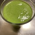 ピーナッツ子♪'s cooksnap of when they made スムージー＊甘酒×小松菜×豆乳×バナナ.