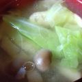 あゆたっくん's cooksnap of when they made キャベツとお揚げのお味噌汁.