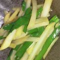 ちゃちゅ2's cooksnap of when they made 黄金比★じゃがいもとニラのオイスター炒め.