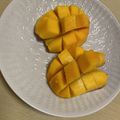 ピーナッツ子♪'s cooksnap of when they made 完熟マンゴーの切り方.