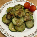 犬Gyami's cooksnap of when they made 簡単・節約！ズッキーニの旨塩炒め.