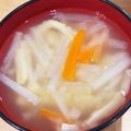 ママメイン！時々子供's cooksnap of when they made 大根とにんじんのみそ汁を簡単に！.