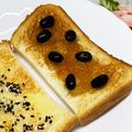にきけん's cooksnap of when they made 貧血予防にも♬マーマレード黒豆トースト.