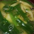 ヨシヨッシー's cooksnap of when they made ニラ&豆腐としめじのお味噌汁.