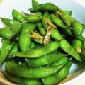umapan's cooksnap of when they made 枝豆のガーリック炒め 冷凍枝豆が絶品に！.