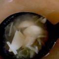 MULA's cooksnap of when they made 捨てないで☘️鯖缶の残り汁de味噌汁.