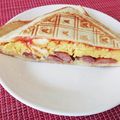 にんにくよろい's cooksnap of when they made ウィンナーエッグホットサンド.