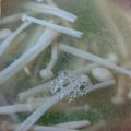 あゆたっくん's cooksnap of when they made 風邪予防◎ニラ納豆・えのき・豆腐の味噌汁.