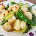kinniko's cooksnap of when they made ダイエット！キュウリとシーフードの夏炒め.