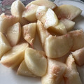 Yokchina's cooksnap of when they made 簡単！汁がこぼれない！桃の切り方・むき方.