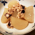 いやんのん＊'s cooksnap of when they made 大根とタコの煮物 ひき肉あんかけ.