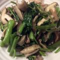 ベティ３'s cooksnap of when they made 時短ボリューム満点　椎茸空芯菜豚肉炒め.