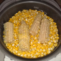 shige9m's cooksnap of when they made 炊飯器でとうもろこしご飯.