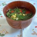 yesmama's cooksnap of when they made 簡単♡トマトとコーンとモロヘイヤの味噌汁.