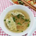 在宅勤務のおじさん's cooksnap of when they made 餃子ともやしの中華スープ.