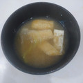 クック3N0VKO☆'s cooksnap of when they made 簡単！レタスと油あげの味噌汁.