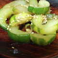 daineko's cooksnap of when they made 育ちすぎたきゅうりで！やみつき塩昆布炒め.