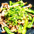 Coちむ's cooksnap of when they made しし唐とシメジの炒め物.