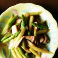 yaobikuni's cooksnap of when they made アスパラとエリンギの塩麹バター炒め.